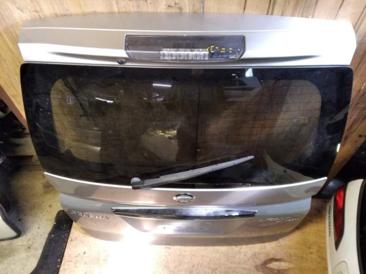 Дверь 5-я Nissan Serena C25   СЕРЕБРО