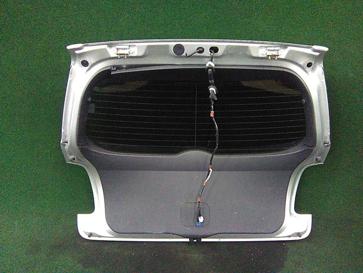 дверь пятая на 1nz-fe TOYOTA AURIS nze151 (Тойота Аурис) серый дверь пятая на 1nz-fe TOYOTA AURIS nze151 (Тойота Аурис) серый