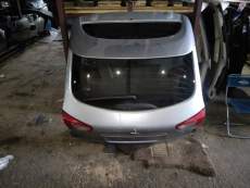 Дверь пятая   MITSUBISHI  GALANT FORTIS CX4A (Мицубиси Галант) серебро