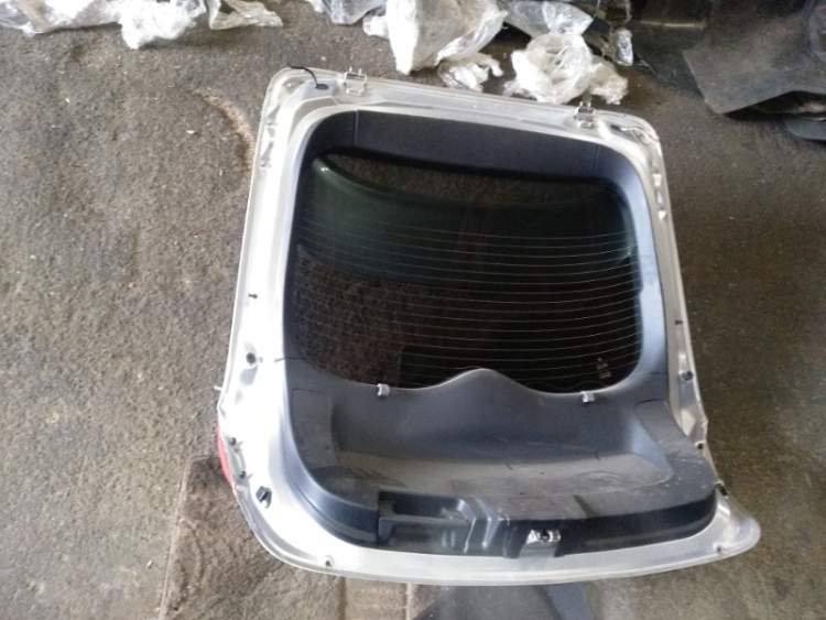 Дверь пятая   MITSUBISHI  GALANT FORTIS CX4A (Мицубиси Галант) серебро