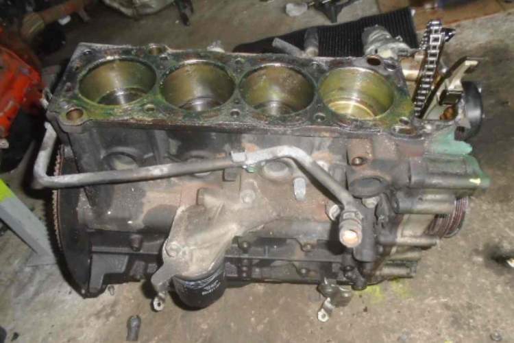 блок двигателя 3RZ TOYOTA REGIUS RCH47 (Тойота Региус )
