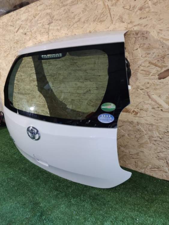 Дверь 5-я Toyota Passo KGC30  белый