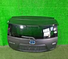 дверь пятая   TOYOTA AQUA M502E  (Тойота Аква) ЧЕРНЫЙ зад