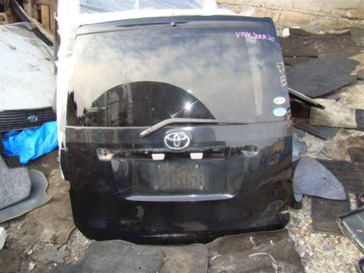 Дверь пятая   TOYOTA VOXY ZRR70  (Тойота Вокси) ЧЕРНЫЙ
