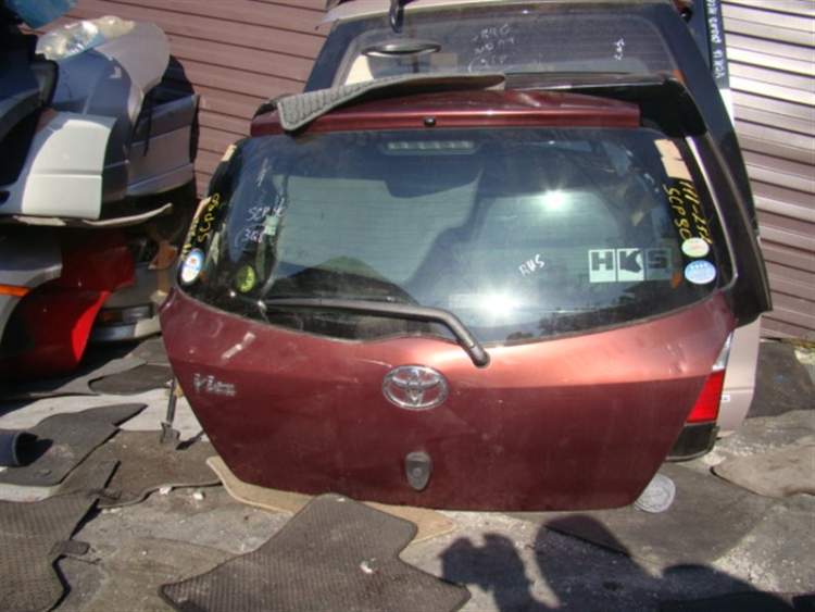 Дверь пятая   TOYOTA VITZ SCP90  (Тойота Витц ) бордовый