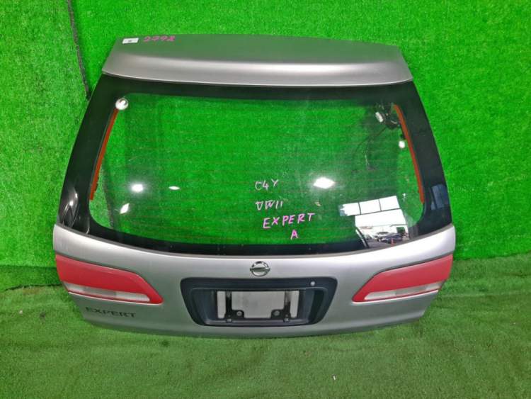 дверь пятая  на  NISSAN  EXPERT W11 (Ниссан Эксперт) СЕРЕБРИСТЫЙ  