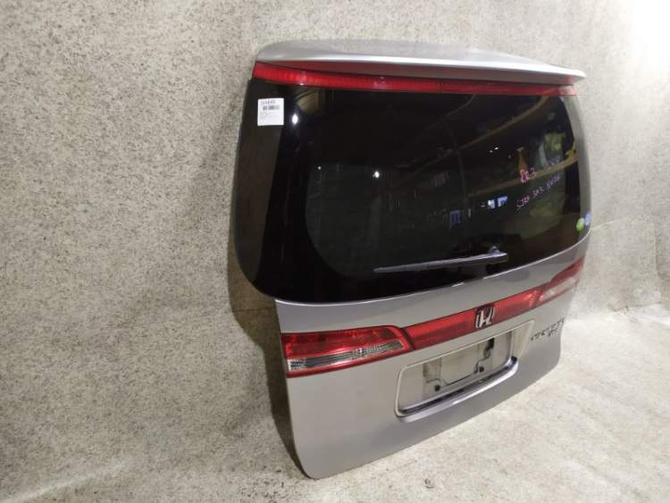 Дверь  на  HONDA ELYSION RR3  (Хонда Элизион )