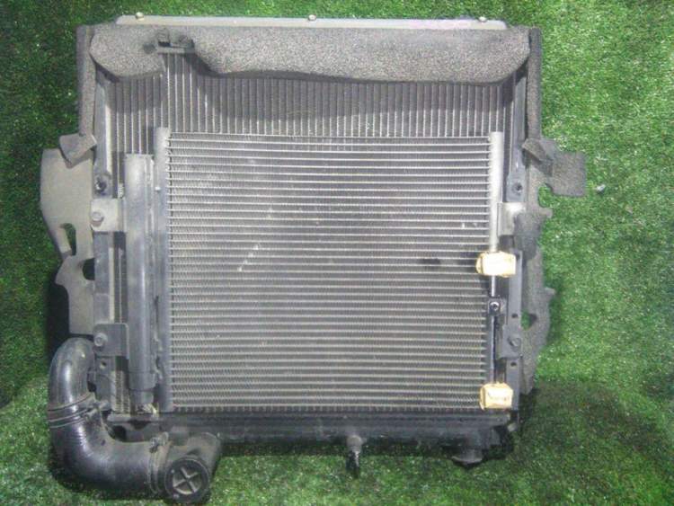 радиатор двигателя 4M51 на MITSUBISHI CANTER FE82E  (Мицубиси Кантер)
