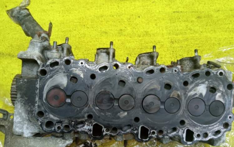 Головка блока  1KZ TOYOTA  GRANVIA KCH12K  (Тойота Гранвия)