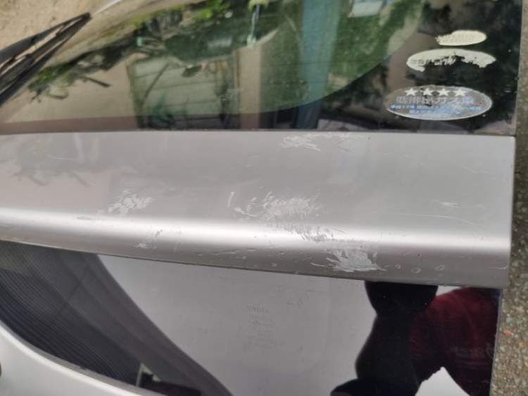 Дверь 5-я Toyota Prius NHW20  серебро