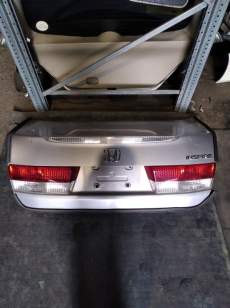 Крышка багажника Honda Inspire UC1