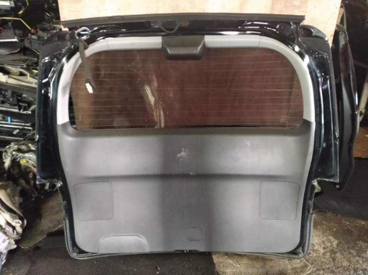 Дверь 5-я Honda Stepwagon RG1 K20A  черный 4V8