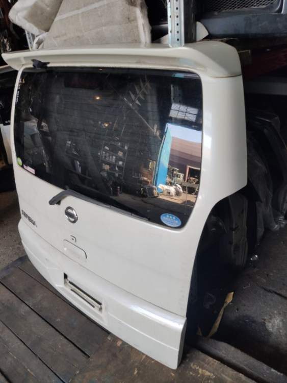Дверь 5-я Nissan Serena TC24  перламутр QX1