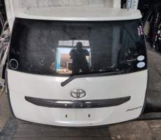Дверь 5-я Toyota Isis ANM10  перламутр 070