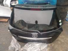 Дверь 5-я Toyota Vitz NCP131  черный