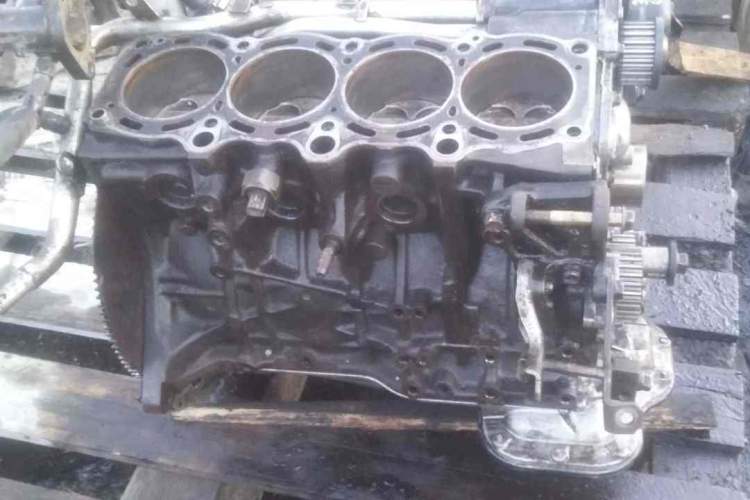 блок двигателя 3SGE TOYOTA CALDINA ST210 , ST215 (Тойота Калдина )